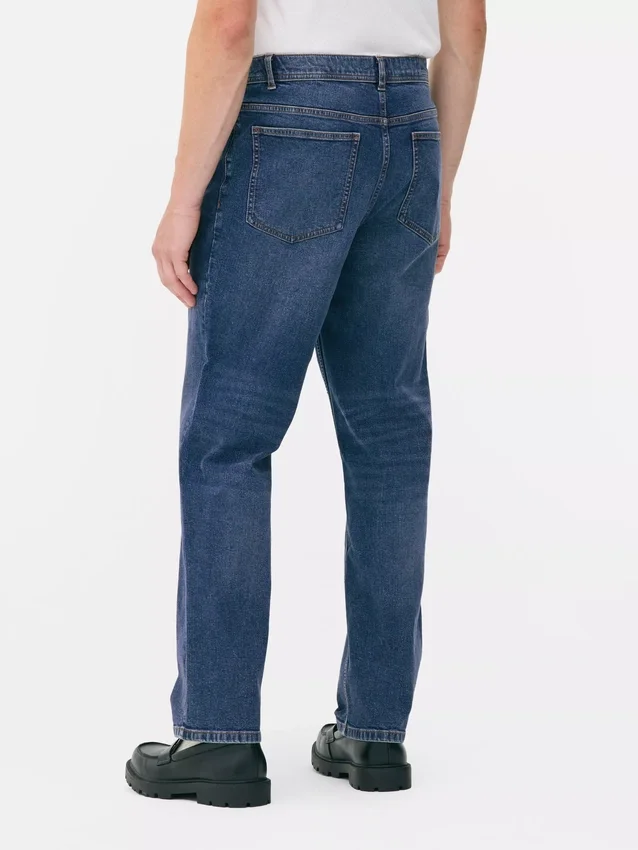 Jeans med mellemhøj talje og lige ben