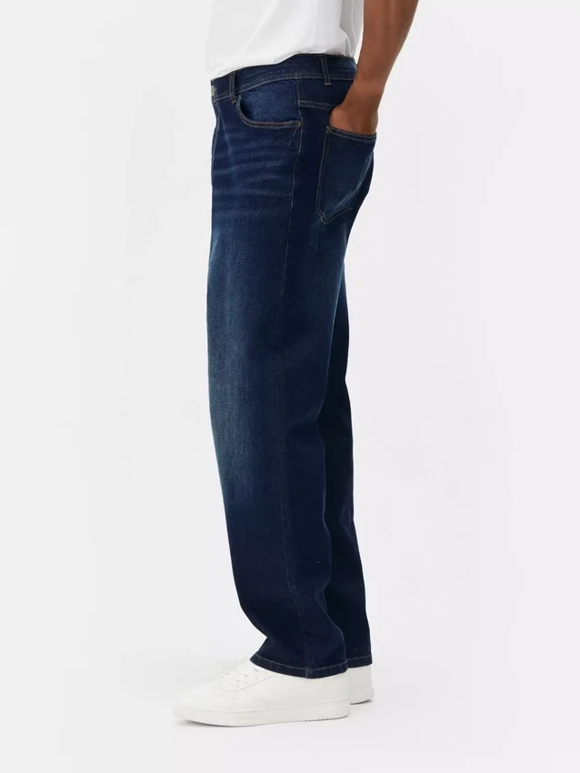 Jeans med mellemhøj talje og lige ben