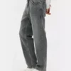 Jeans med mellemhøj talje og lige ben