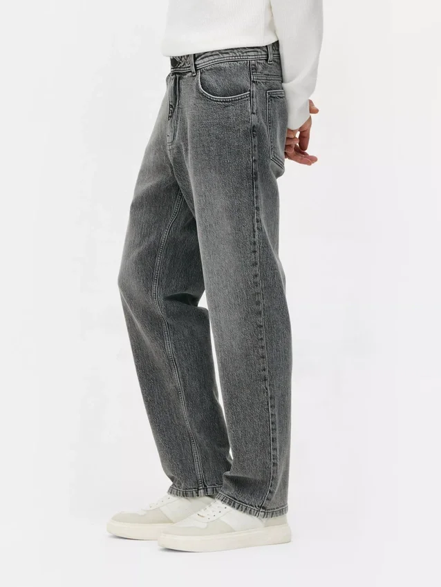 Jeans med mellemhøj talje og lige ben