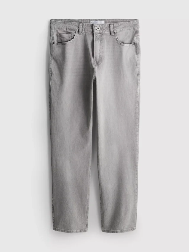 Jeans med mellemhøj talje og lige ben