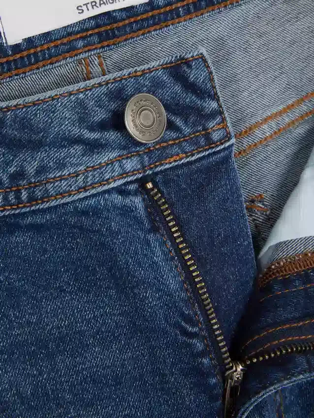 Jeans med mellemhøj talje og lige ben