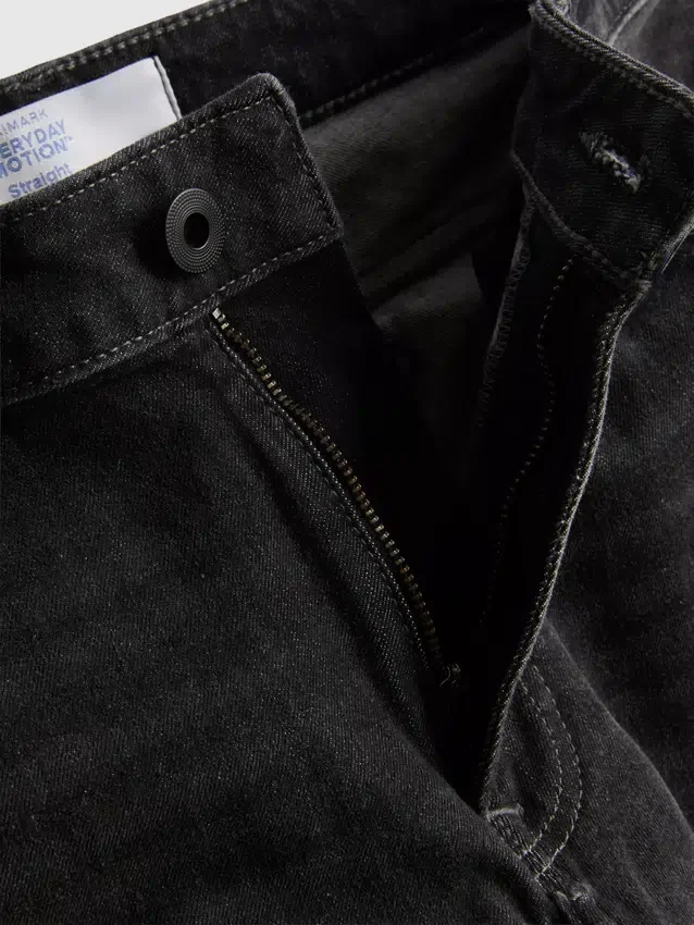Jeans med mellemhøj talje og lige ben