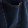 Jeans med mellemhøj talje og lige ben