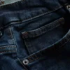 Jeans med mellemhøj talje og lige ben