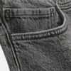 Jeans med mellemhøj talje og lige ben