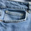 Jeans med mellemhøj talje og lige ben