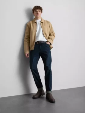 Jeans med mellemhøj talje og slim fit