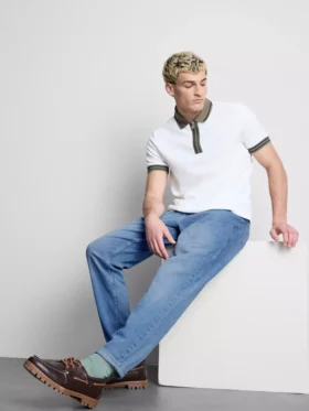 Jeans med mellemhøj talje og slim fit