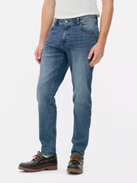 Jeans med mellemhøj talje og slim fit