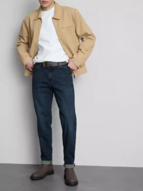 Jeans med mellemhøj talje og slim fit