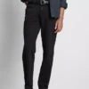 Jeans med mellemhøj talje og slim fit