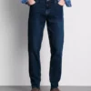 Jeans med mellemhøj talje og slim fit