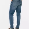 Jeans med mellemhøj talje og slim fit