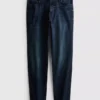Jeans med mellemhøj talje og slim fit