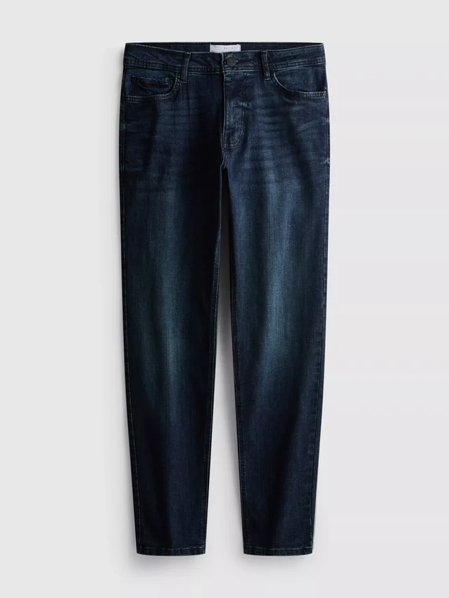 Jeans med mellemhøj talje og slim fit