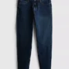 Jeans med mellemhøj talje og slim fit