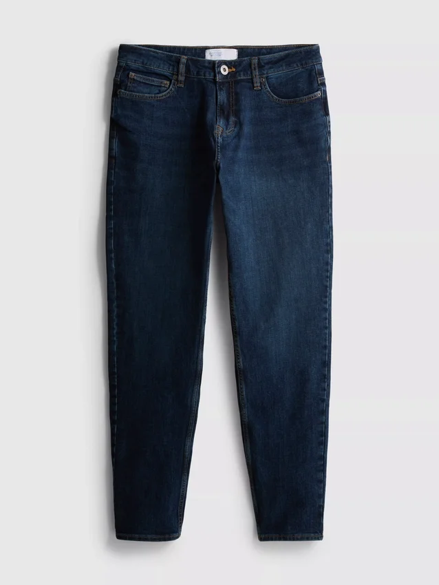 Jeans med mellemhøj talje og slim fit