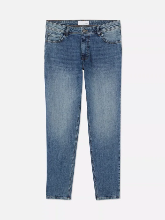 Jeans med mellemhøj talje og slim fit