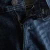 Jeans med mellemhøj talje og slim fit