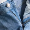 Jeans med mellemhøj talje og slim fit