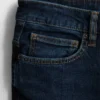 Jeans med mellemhøj talje og slim fit