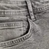 Jeans med mellemhøj talje og slim fit