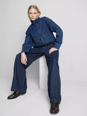 Jeans med middelhøj talje, bælte og brede ben