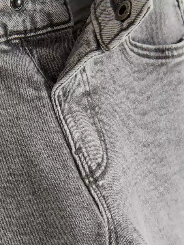 Jeans med slim fit