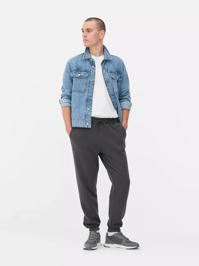 Joggingbukser med elastisk talje og opsmøgede ben