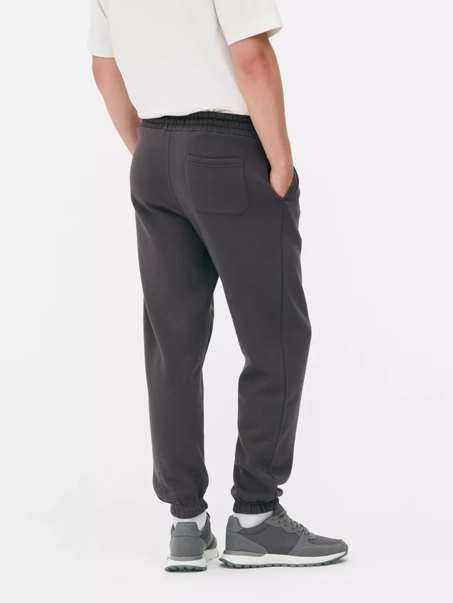 Joggingbukser med elastisk talje og opsmøgede ben