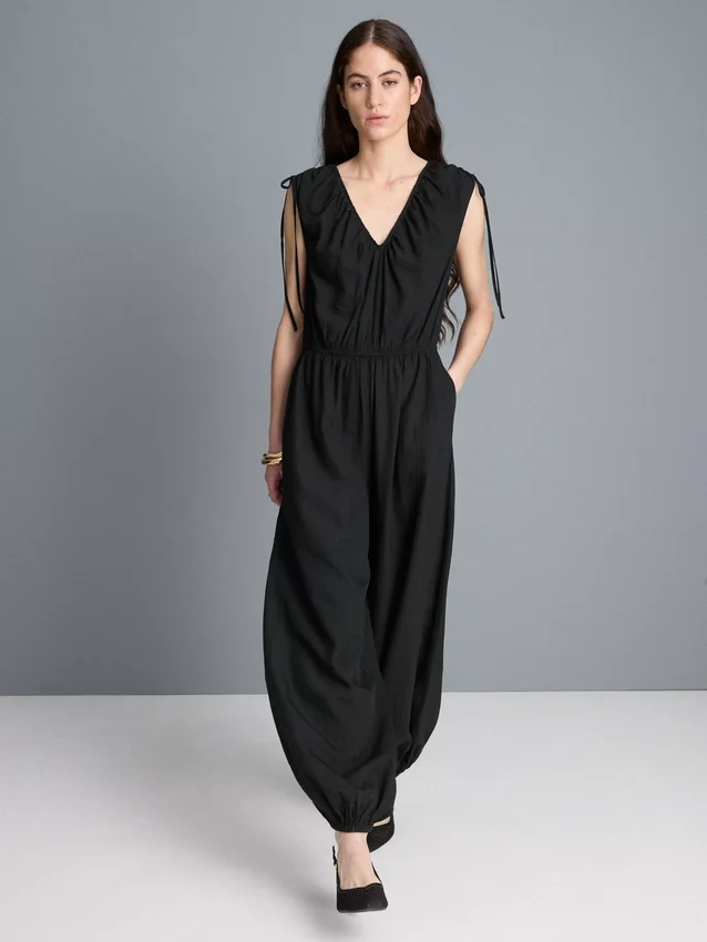 Jumpsuit med V-udskæring og ballonben