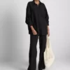 Klassisk skjorte i bomuldsblanding med knapper