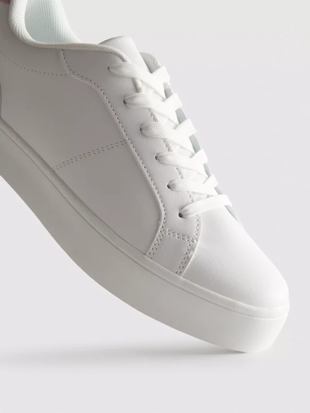 Klassiske sneakers med lavt skaft
