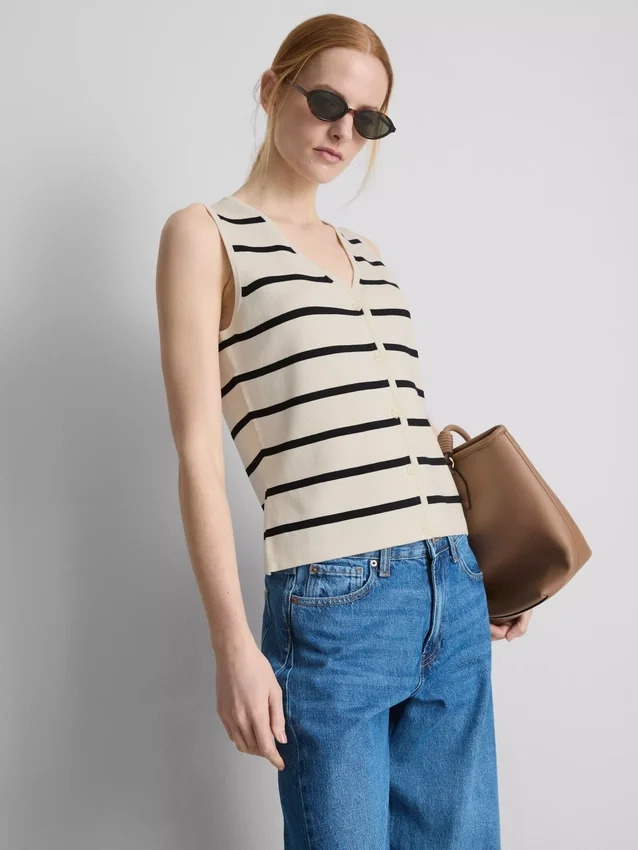 Kompakt strikket vest