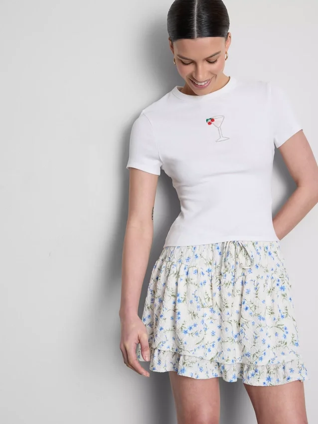 Kort baby-T-shirt med perler, med højt bomuldsindhold