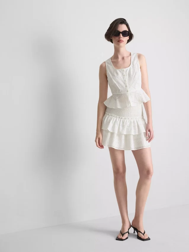 Kort cropped cami-top i bomuld med udskæringer