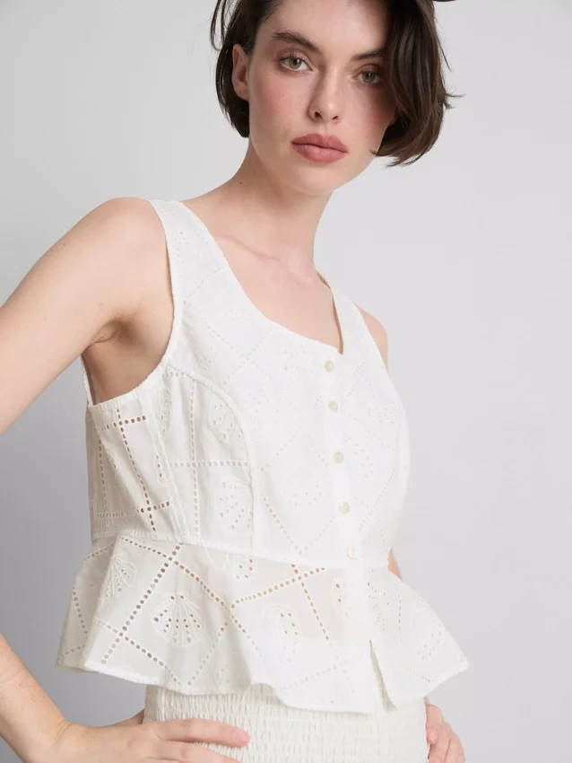 Kort cropped cami-top i bomuld med udskæringer