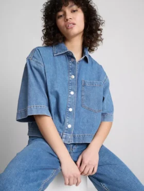 Kort, firkantet skjorte i bomuldsdenim