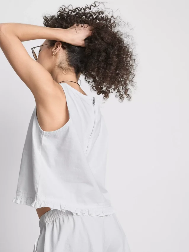 Kort, flæset tanktop i bomuldsdenim