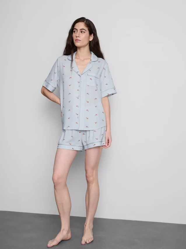 Kort pyjamassæt i boyfriend-stil med print