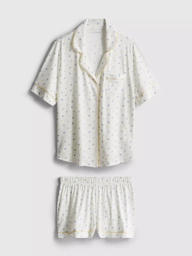Kort pyjamassæt i boyfriend-stil med print