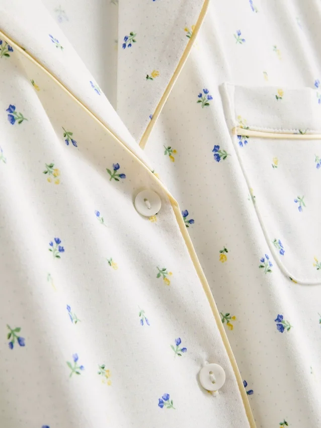 Kort pyjamassæt i boyfriend-stil med print
