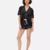 Kort pyjamasser-sæt i satin i boyfriend-stil