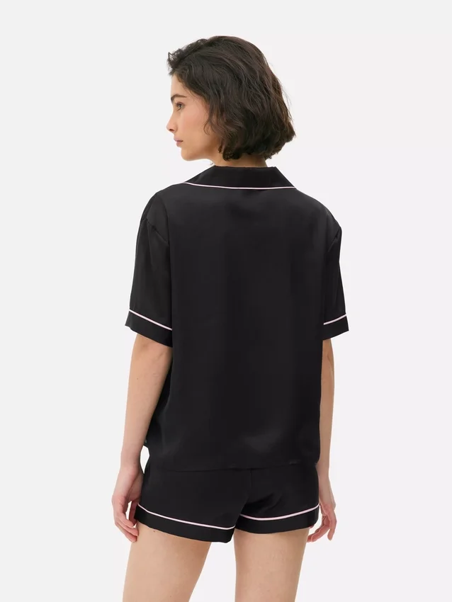 Kort pyjamasser-sæt i satin i boyfriend-stil