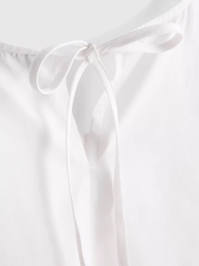 Kortærmet bluse i bomuld med broderi