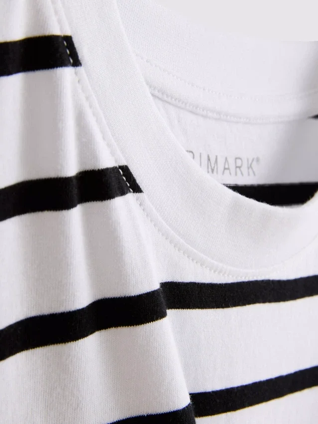 Kortærmet stribet T-shirt med rund hals
