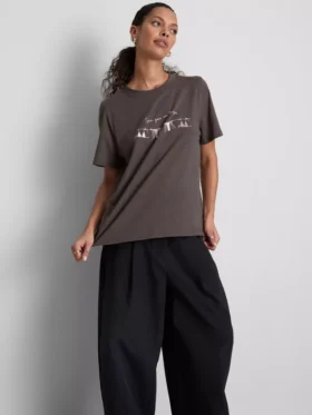 Kortærmet T-shirt i bomuld med grafisk print
