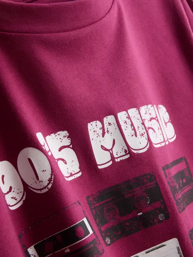 Kortærmet T-shirt i bomuld med grafisk print