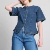 Kortærmet top i bomuldsdenim med snøret talje